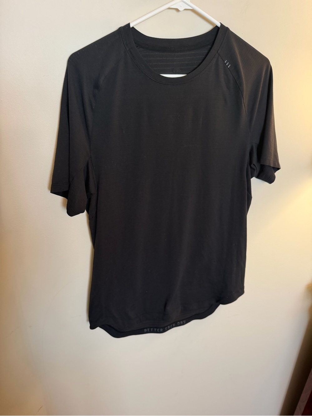 Lululemon Men’s Drysense Short Sleeve Training Shirt Black Men’s 18” PTP XS